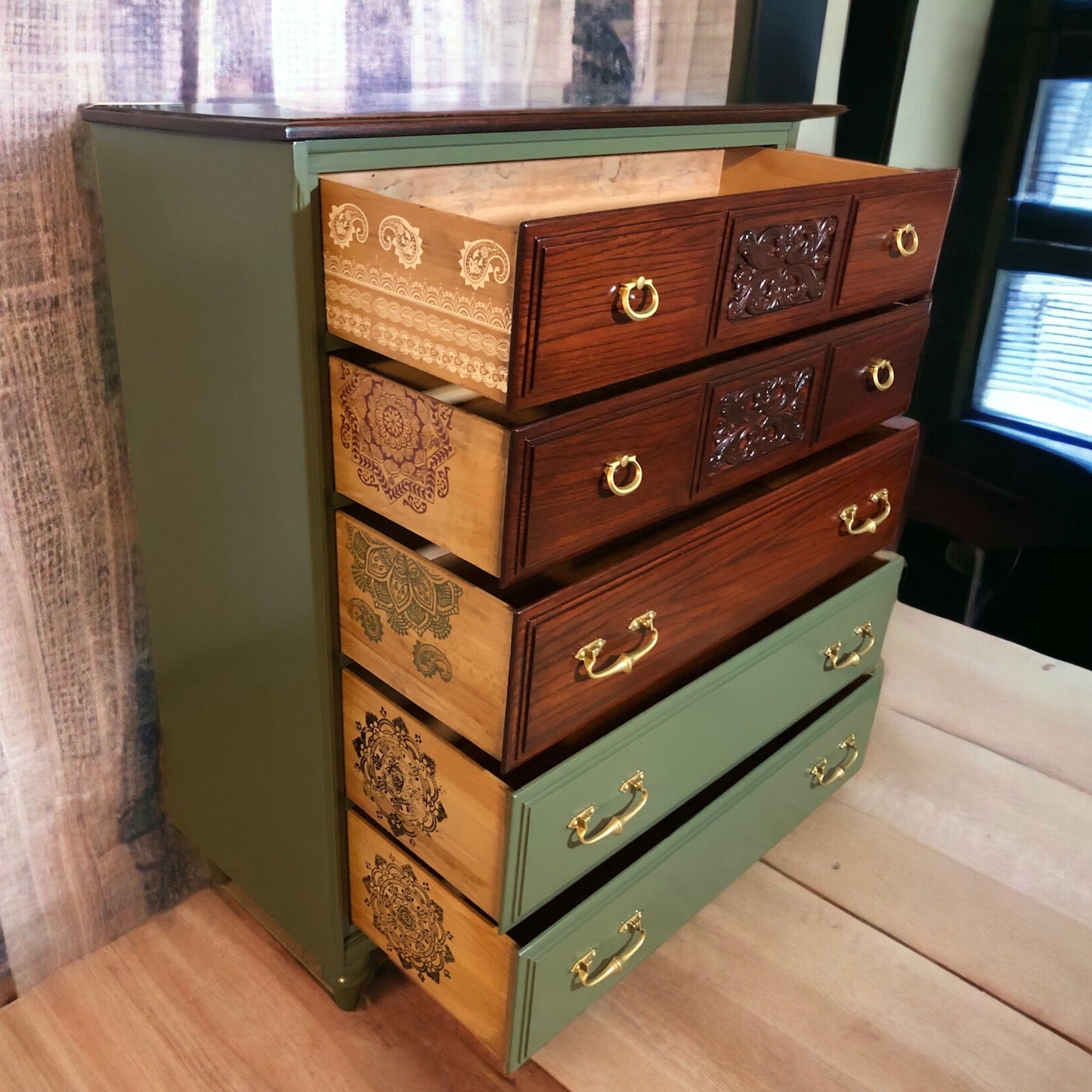 Vintage Walnut Chest of Drawers by Owosso Manufacturing 5 Drawers